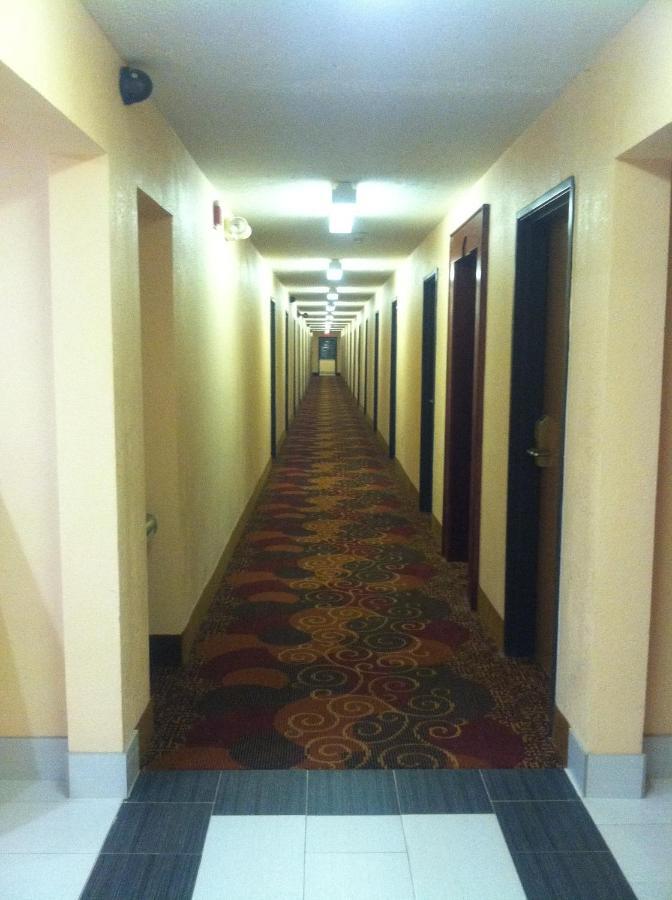 ซูเปอร์ 8 บาย วินด์แฮม โบว์ลิ่ง กรีน เซาท์ Hotel โบว์ลิงกรีน ภายนอก รูปภาพ